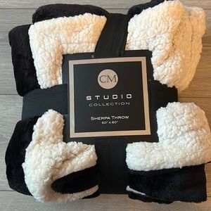 CM Studio Collection Sherpa Throw -Blanket